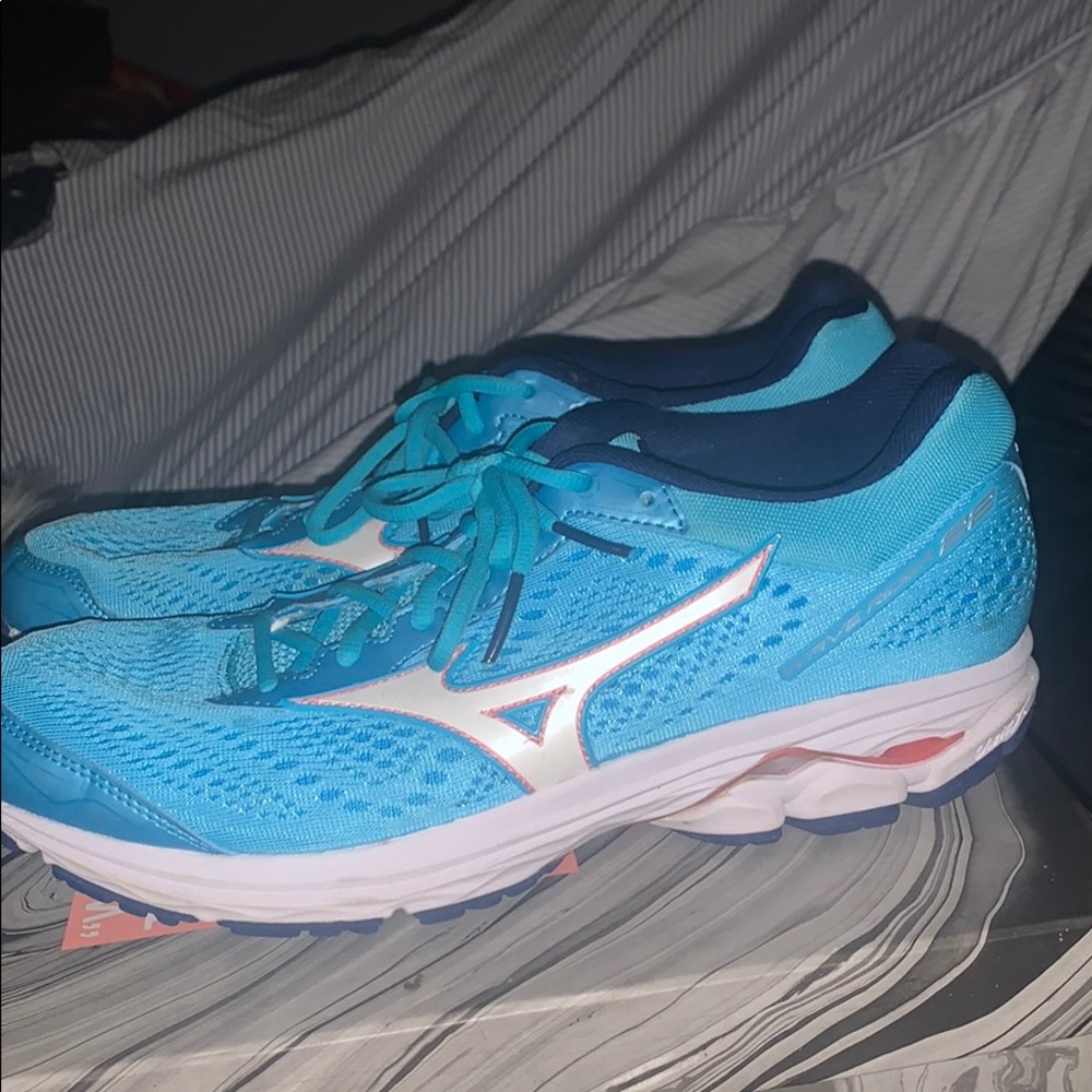 Mizuno Women’s Wave Rider 22